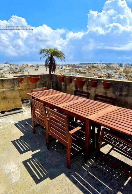 Sunny Apartment With Rooftop Terrace In Victoria Ghajn il-Kbira  외부 사진